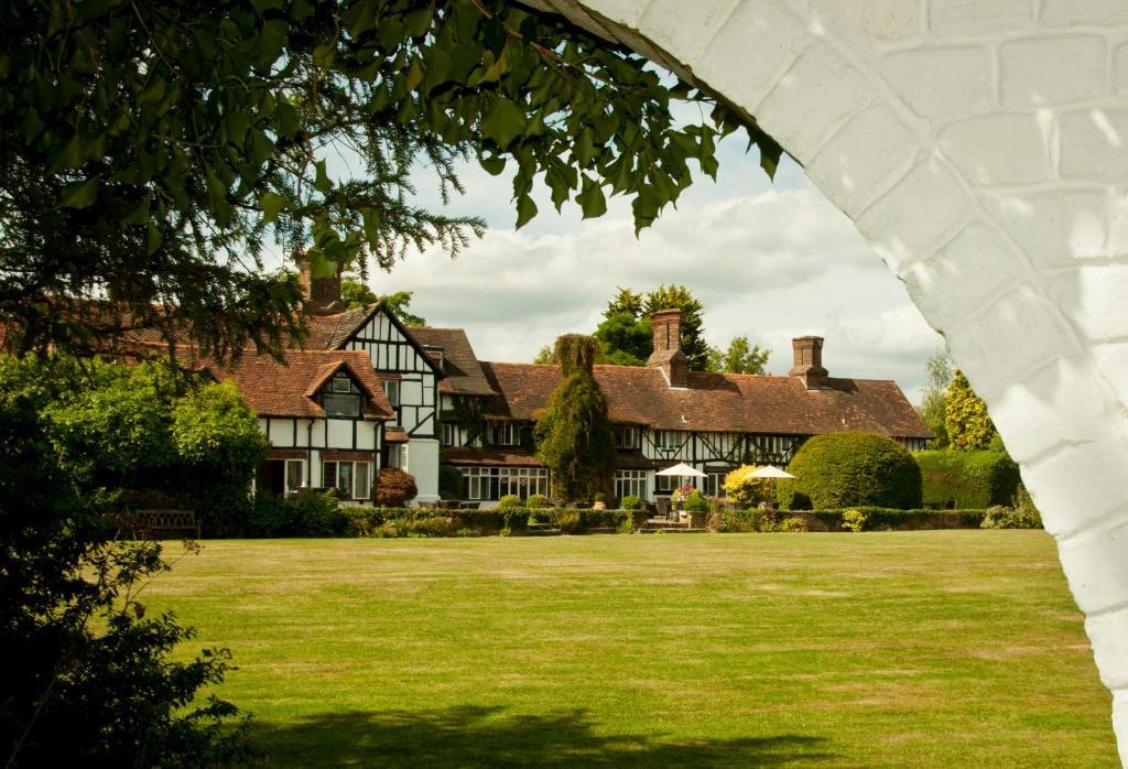 Ghyll Manor Country Hotel Horsham Esterno foto