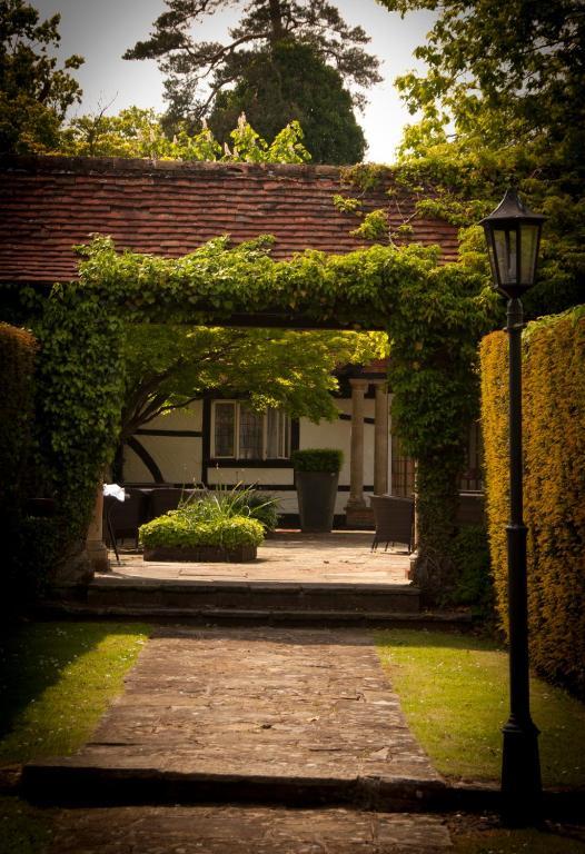Ghyll Manor Country Hotel Horsham Esterno foto