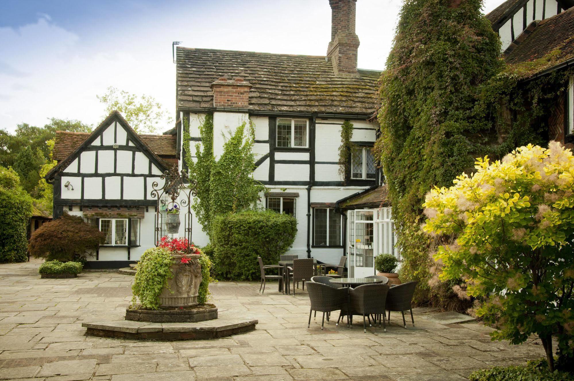 Ghyll Manor Country Hotel Horsham Esterno foto
