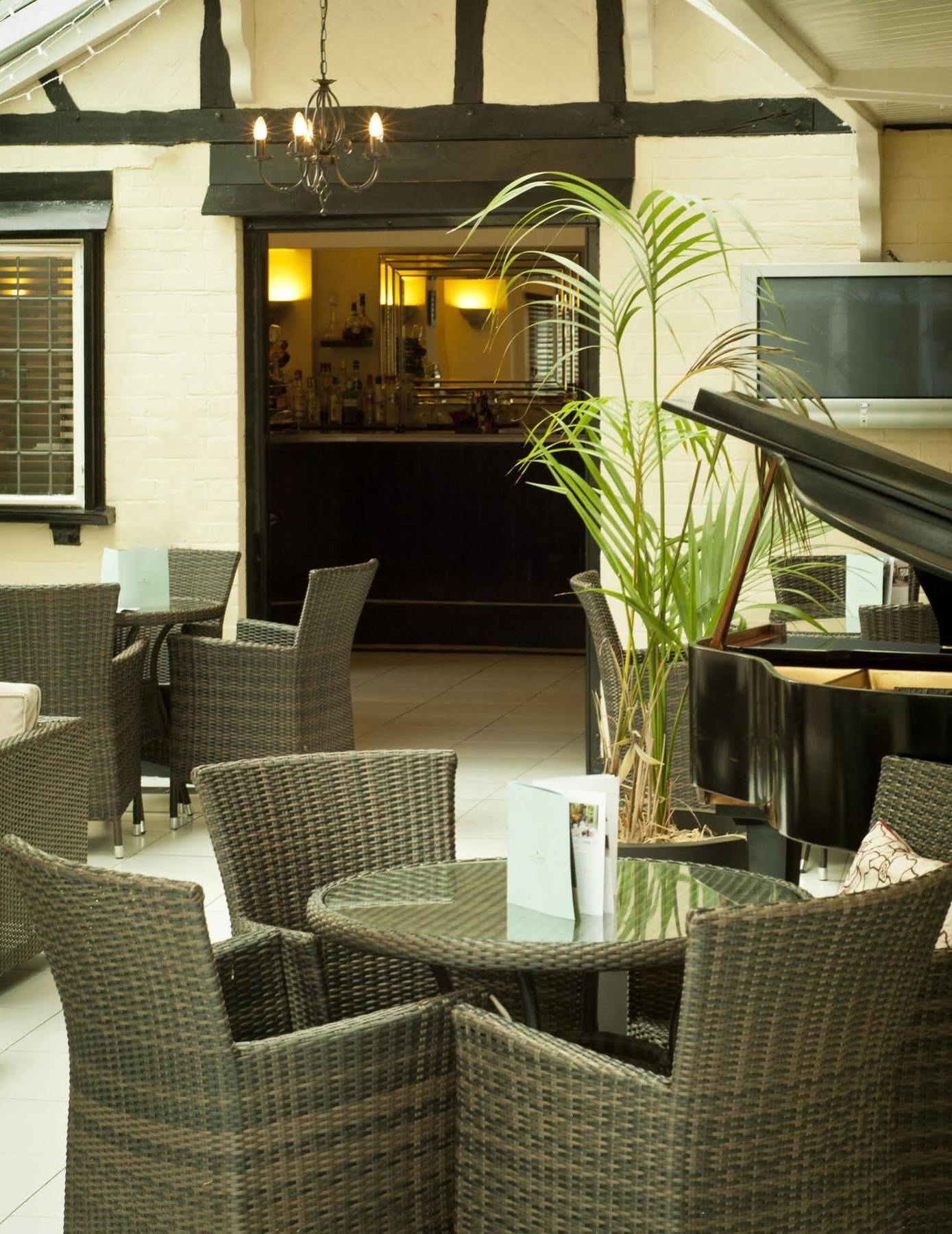 Ghyll Manor Country Hotel Horsham Esterno foto
