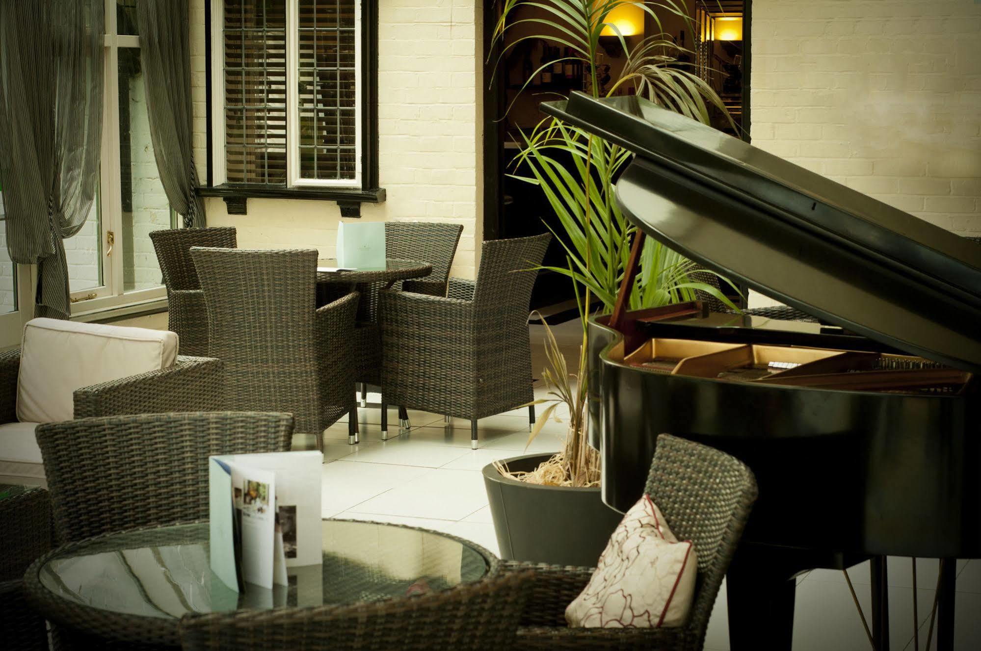 Ghyll Manor Country Hotel Horsham Esterno foto