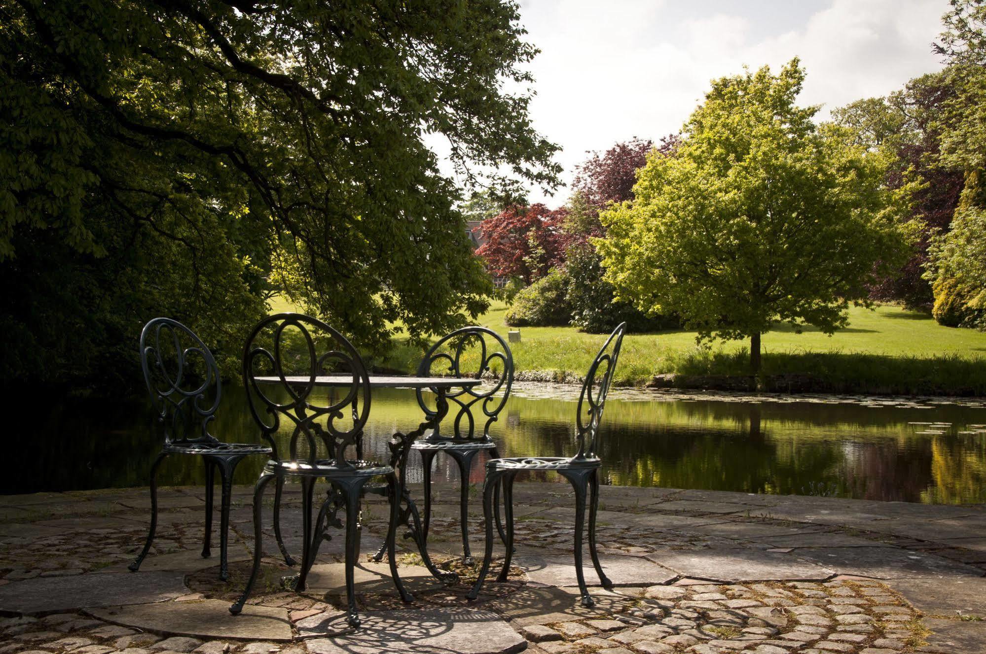 Ghyll Manor Country Hotel Horsham Esterno foto