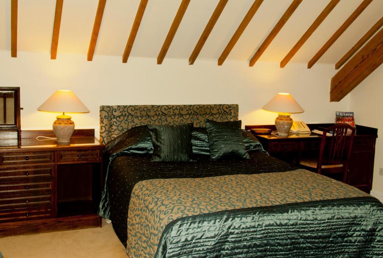 Ghyll Manor Country Hotel Horsham Esterno foto