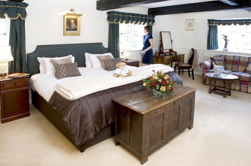 Ghyll Manor Country Hotel Horsham Esterno foto